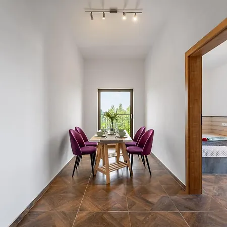 Laskara Garden By Prague Forest - Free Parking - Dog Friendly - Remote Work Friendly Apartamento *