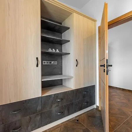 Laskara Garden By Prague Forest - Free Parking - Dog Friendly - Remote Work Friendly