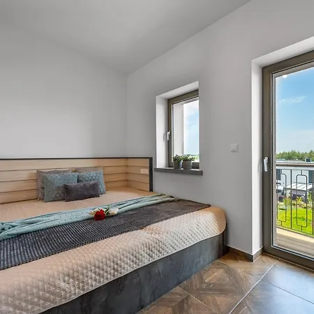 Apartamento Laskara Garden By Prague Forest - Free Parking - Dog Friendly - Remote Work Friendly
