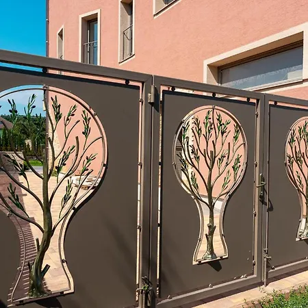 Laskara Garden By Prague Forest Apartment