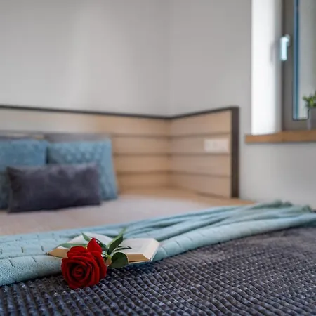 Laskara Garden By Prague Forest Apartment