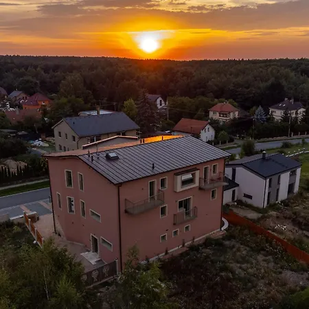 Laskara Garden By Prague Forest - Free Parking - Dog Friendly - Remote Work Friendly *